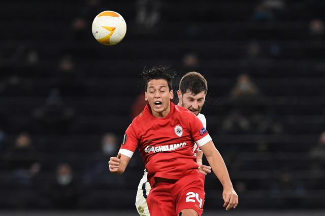 欧冠-大马丁神扑 尤文图斯0-0战平阿斯顿维拉